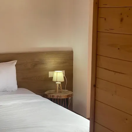 Buni Bajraktarit Ecotourism بيت ضيافة *